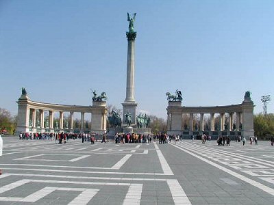 [Trg heroja]